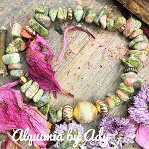 Gold statement green gemstones bracelet